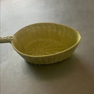 Vintage Walter Wilson Pottery Green Lattice Basket Leaf Bowl. Made in USA 1950s